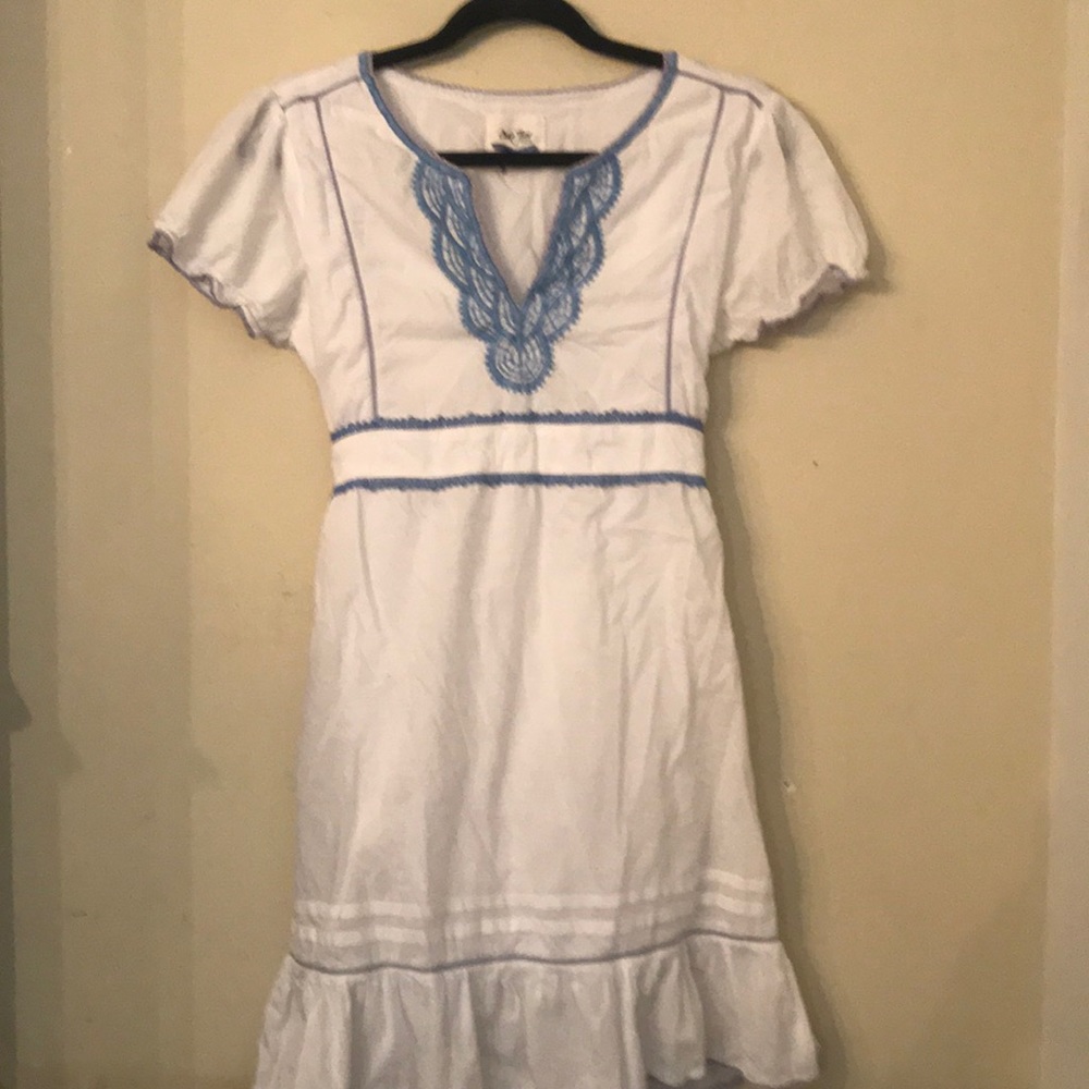 “OASIS” Embroidered White and Blue Cotton Dress. - Picture 9 of 16